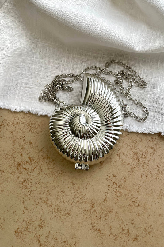 Venae Mini Seashell Clutch - Silver