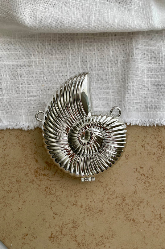 Venae Mini Seashell Clutch - Silver